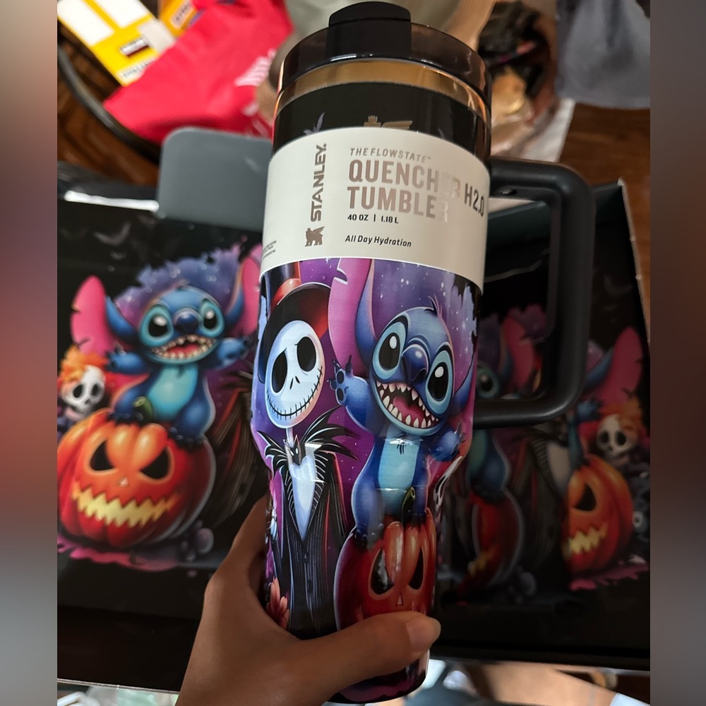 Stanley Quencher H2.0 Tumbler with Halloween Design - Picture 2 of 2